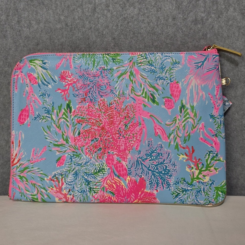 Lilly Pulitzer Tech Pouch Set Two-Piece Aqua Floral Pattern "Cay To My Heart" - Picture 3 of 7